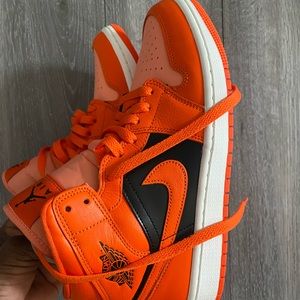 2022 brand new Air Jordan 1 Mid SE